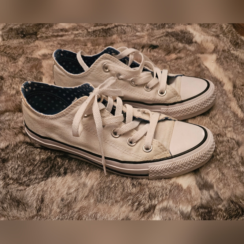 Converse Womens Size 5